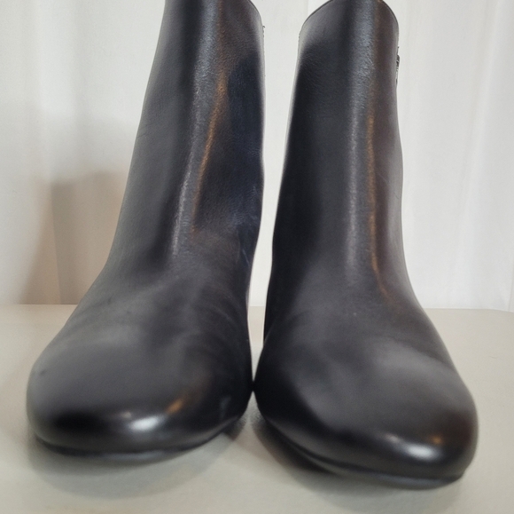 Michael Kors Black Ankle Boots - Picture 6 of 13